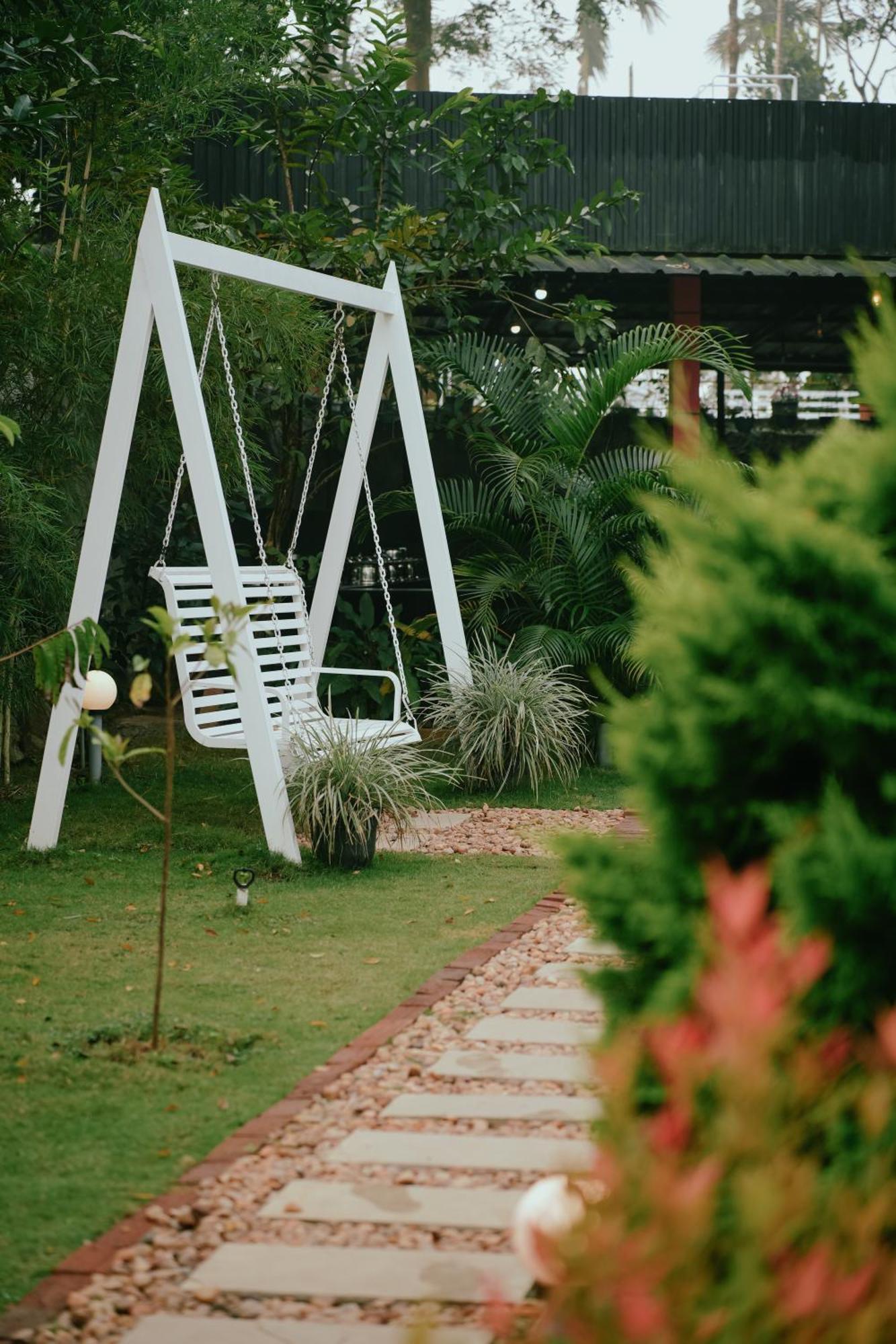 Haze Woods Resort Vaduvanchal Exterior photo