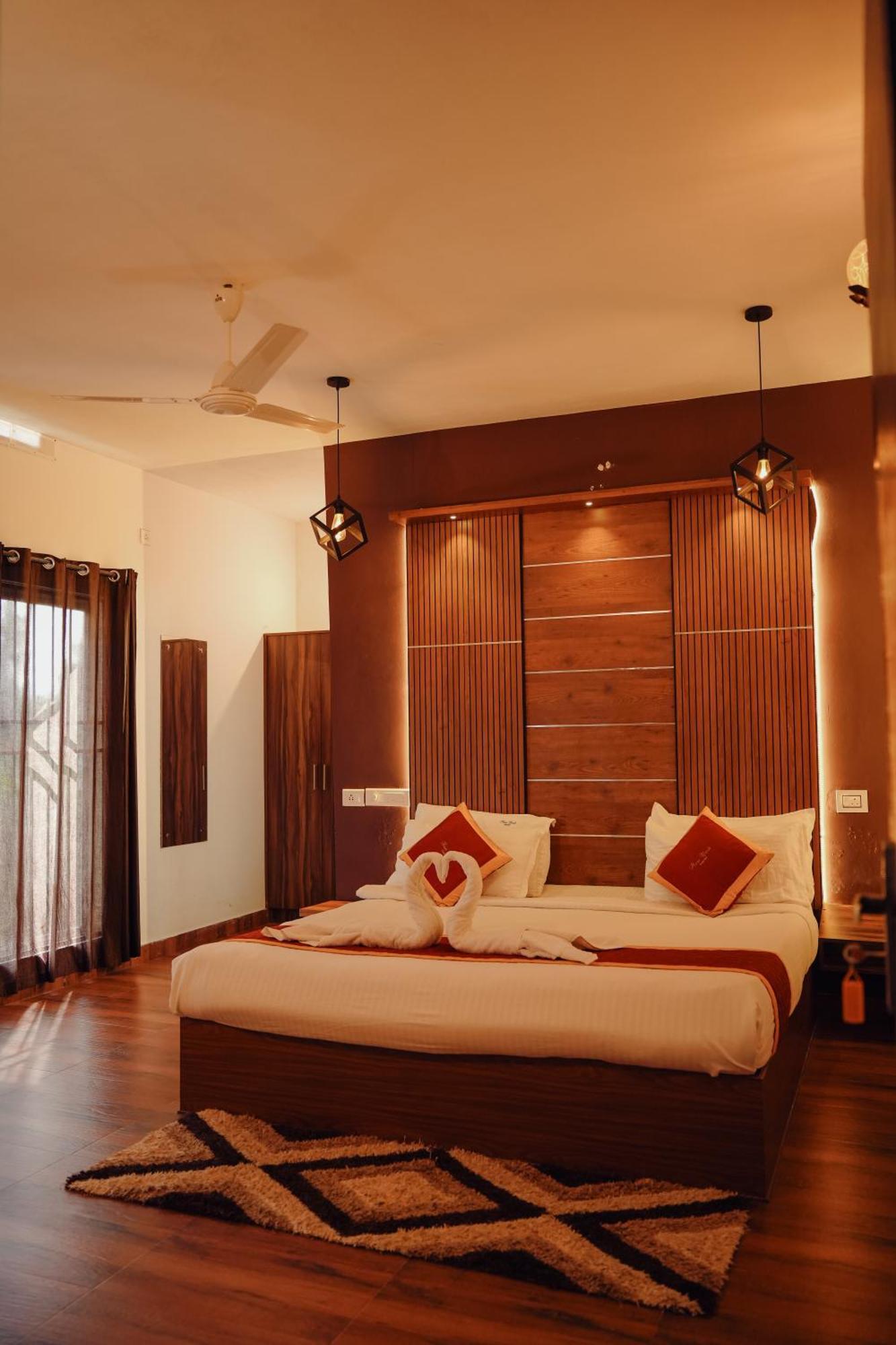 Haze Woods Resort Vaduvanchal Exterior photo