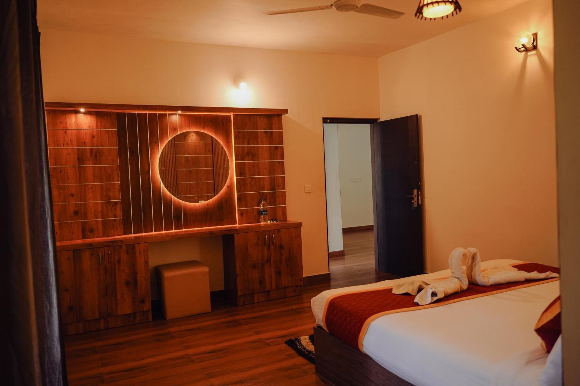Haze Woods Resort Vaduvanchal Exterior photo